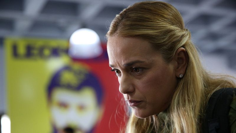 El Gobierno venezolano prohíbe a Lilian Tintori salir del país