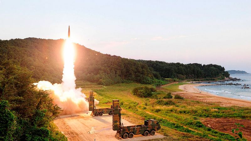 Trump amenaza con la asfixia comercial a Pyongyang y estudia una "respuesta militar masiva"