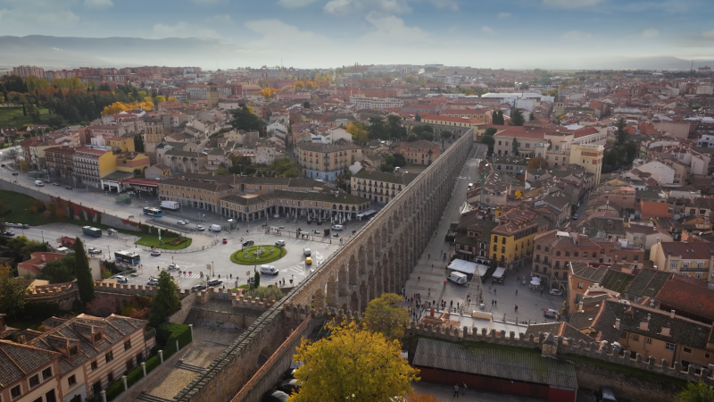 ¿Por qué los romanos construyeron el acueducto de Segovia si a la ciudad le sobra el agua?