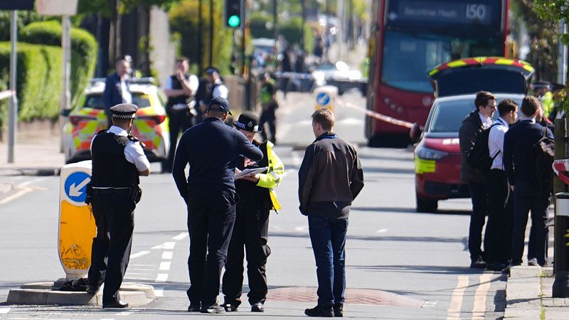 Detenido un hombre tras herir a varias personas con una espada en Londres
