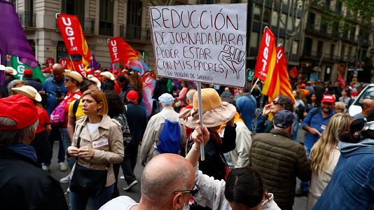 Las mejores im�genes y lemas de las manifestaciones del 1 de mayo en Espa�a