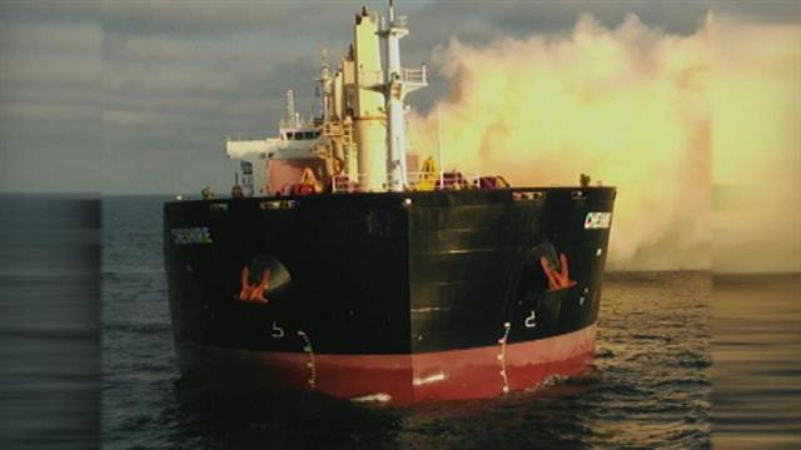 El Cheshire abandona las aguas de Canarias