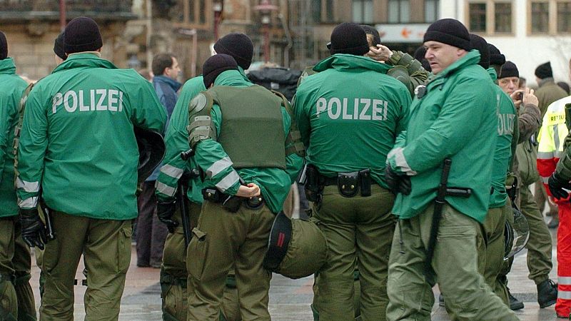 Alemania investiga a más de 400 policías por sus presuntos vínculos con la extrema derecha
