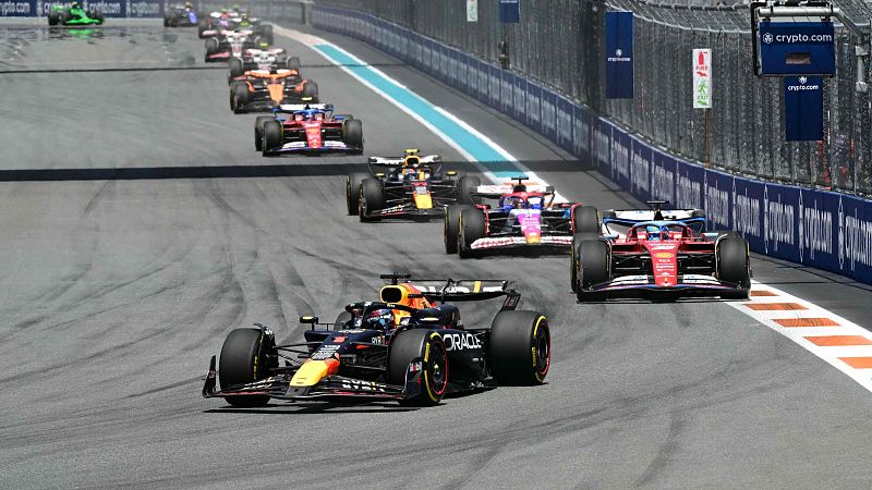 Max Verstappen sigue intratable y gana la carrera al sprint en Miami