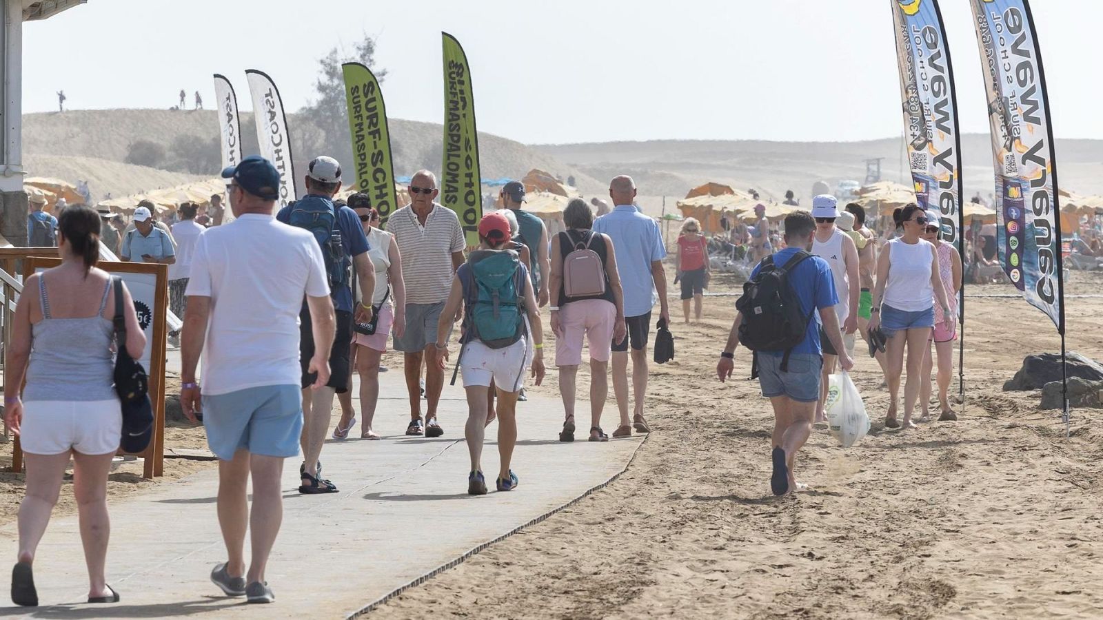 El turismo bate récord con la llegada de 16 millones de visitantes - Informativo 24h | Ver