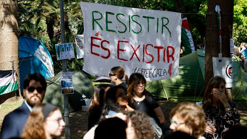 Acampada propalestina en la Universitat de València: "Animamos a que se pongan en pie contra el genocidio"