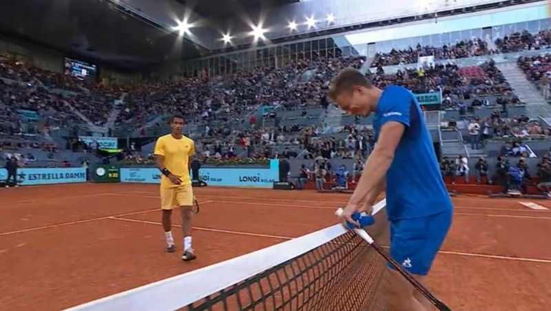 Auger-Aliassime, a la final del Mutua Madrid Open tras lesionarse Lehecka, tercer rival suyo en el torneo que se retira