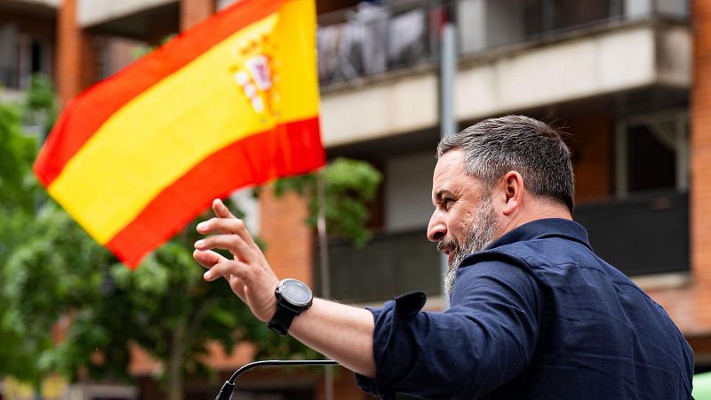 Abascal propone a Feijóo formar una alternativa: "Cuando dejes de tender la mano a Sánchez, encontrarás la nuestra"