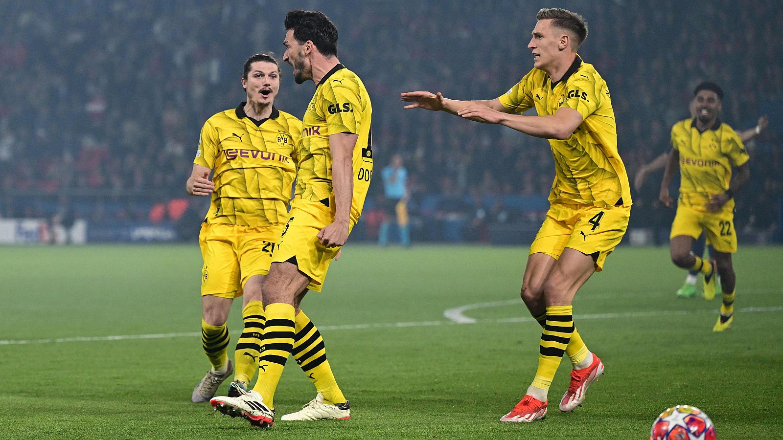 El Dortmund volver a una final 11 aos despus (0-1), en un partido con tres palos ms para los franceses