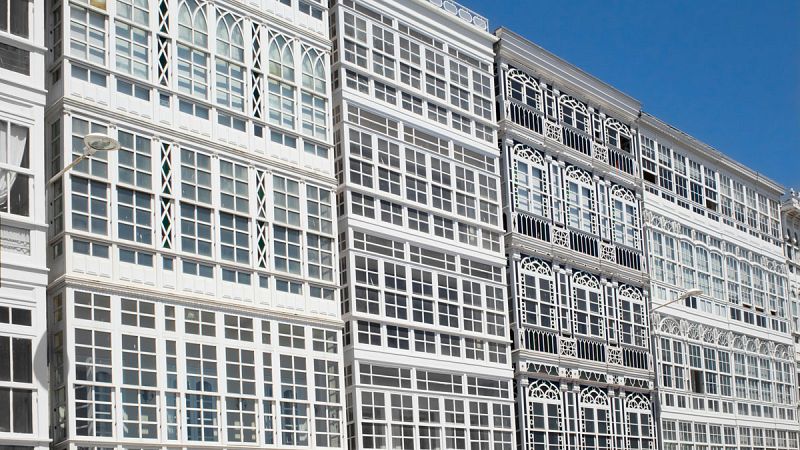 Competencia recurre la regulación de viviendas turísticas de Galicia y Castilla y León