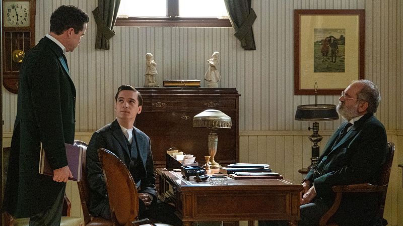 Santos Pellicer, el nuevo lacayo, llega a 'La Promesa'