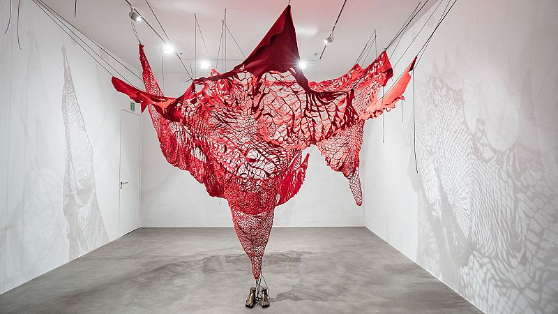 El evocador arte de Chiharu Shiota en 'Metrpolis': de lo subliminal a lo sublime