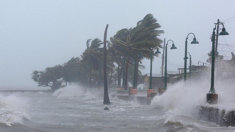 El huracán Irma deja al menos ocho muertos y un rastro de destrucción en las Antillas Menores