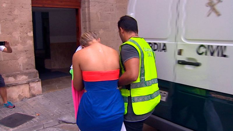 Desarticulada una banda británica que estafó 50 millones por falsas intoxicaciones de turistas