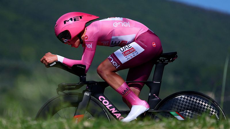 Pogacar 'revienta' el crono y da un golpe de autoridad en la clasificación general del Giro
