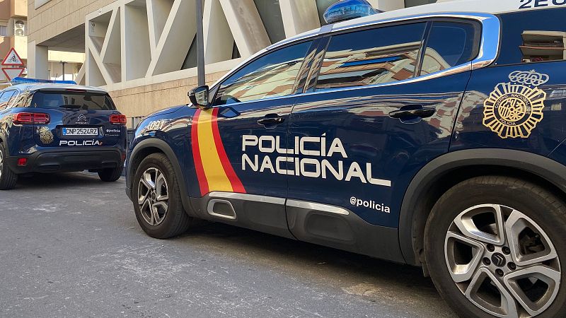 Investigan el hallazgo de un bebé muerto entre cubos de basura en Barajas