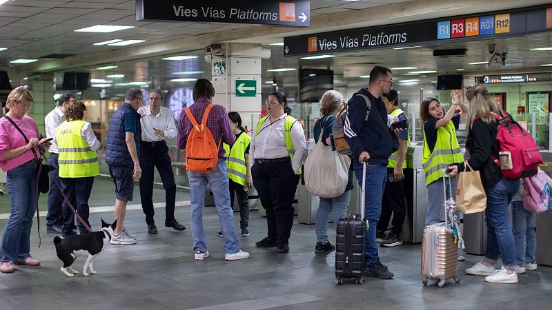 Las medidas alternativas para corregir los incidentes de Rodalies saturan la red de metro y autobús en Barcelona