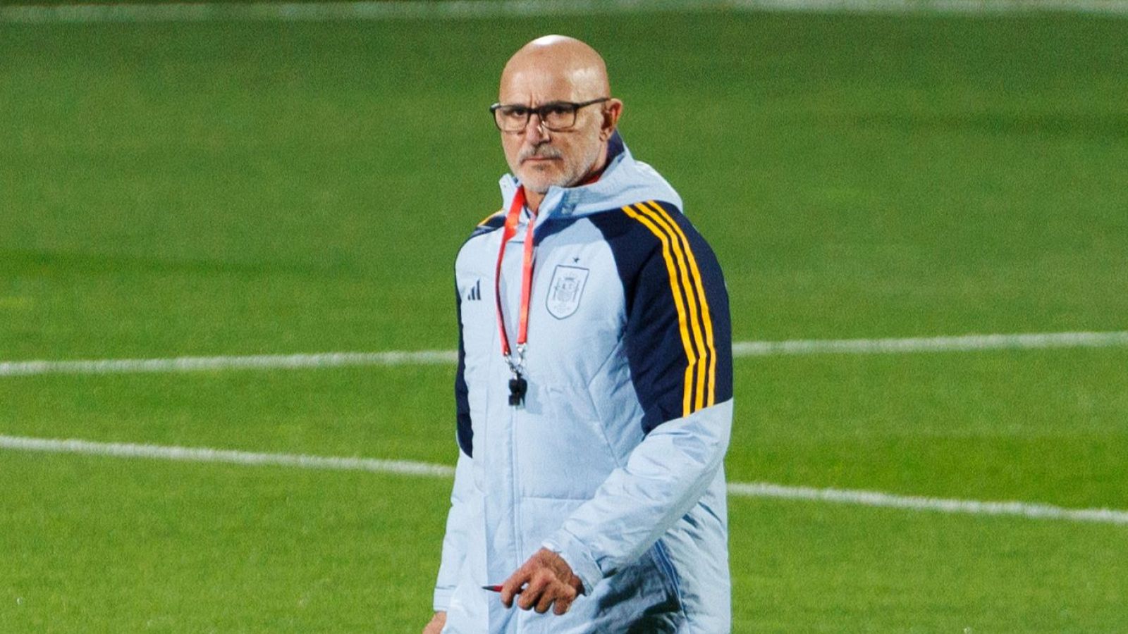 Luis De la Fuente se siente renovado con "un apretón de manos" | Ver