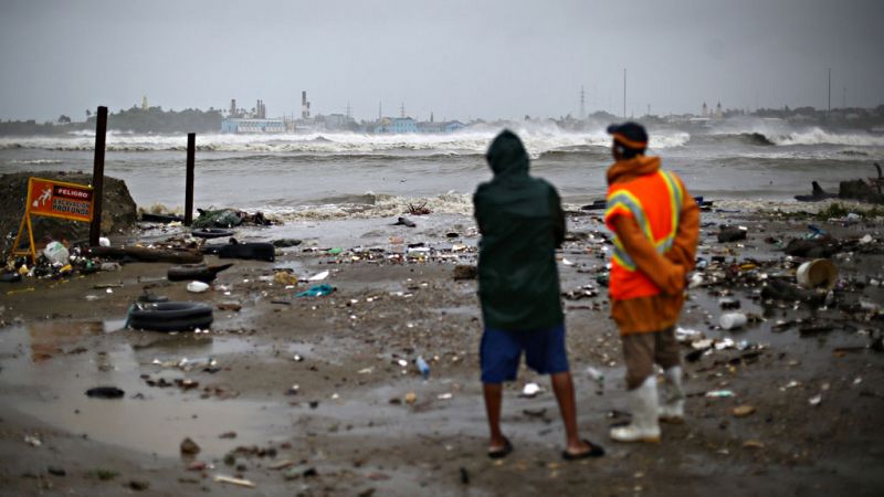 Irma sigue su devastador recorrido y ya golpea a la República Dominicana y a Haití