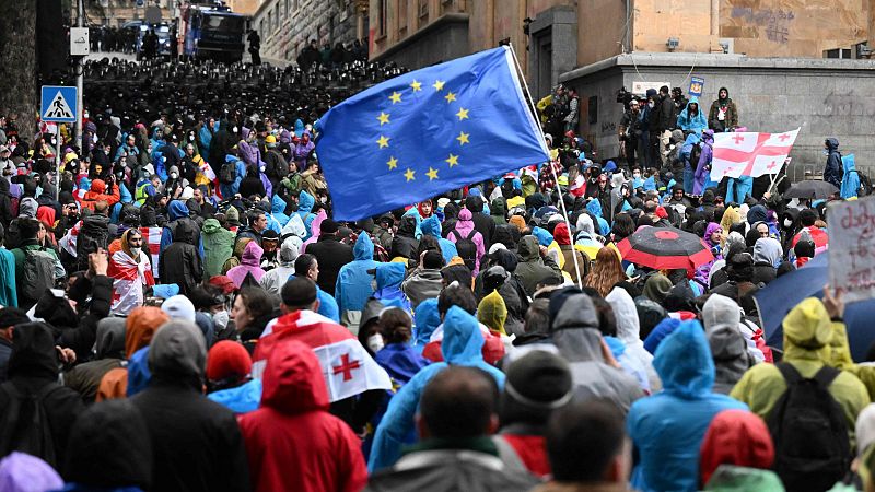 La UE no sancionará aún a Georgia por la represión de los manifestantes contra la ley de agentes extranjeros