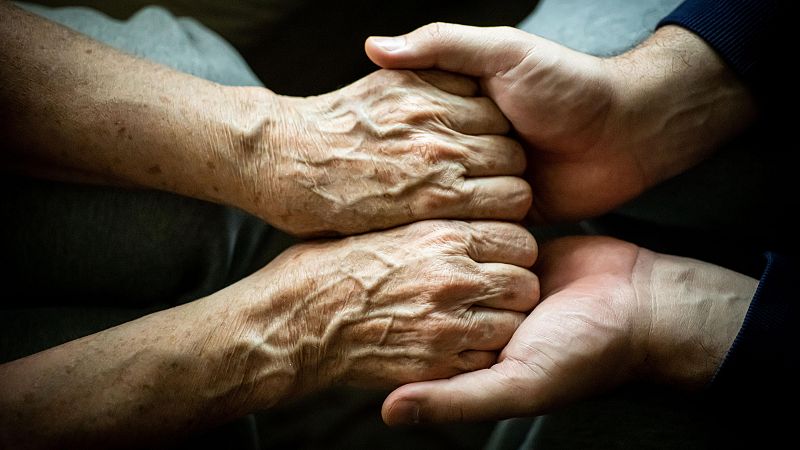 La alta esperanza de vida y la baja natalidad, retos para el futuro del sistema de bienestar español