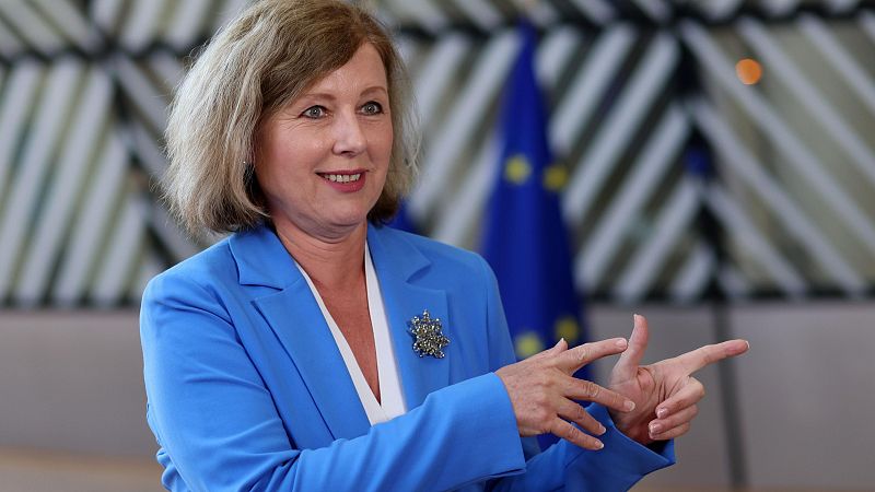 La UE acuerda prohibir que partidos polticos, ONG y medios de comunicacin reciban fondos rusos