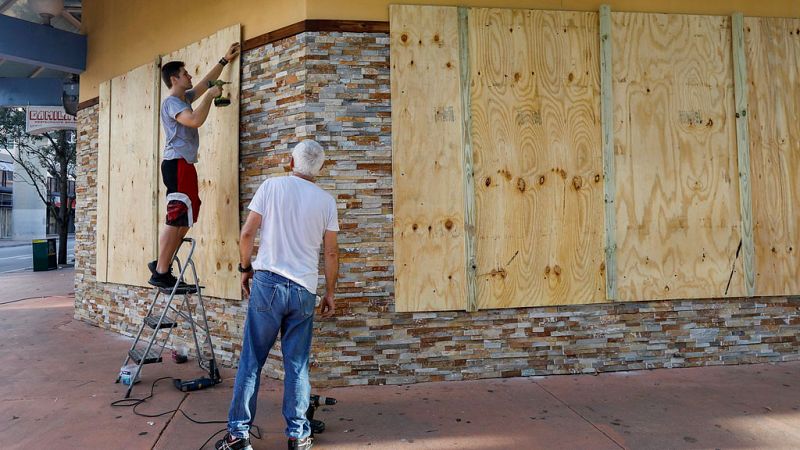 El huracán Irma "podría devastar los Estados Unidos", según el director de emergencias