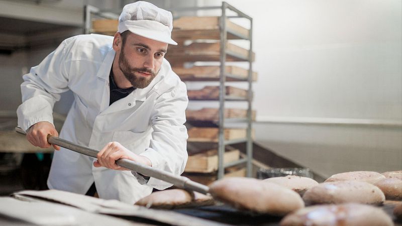 Se buscan panaderos: el sector achaca el cierre de panaderías a la falta de relevo generacional