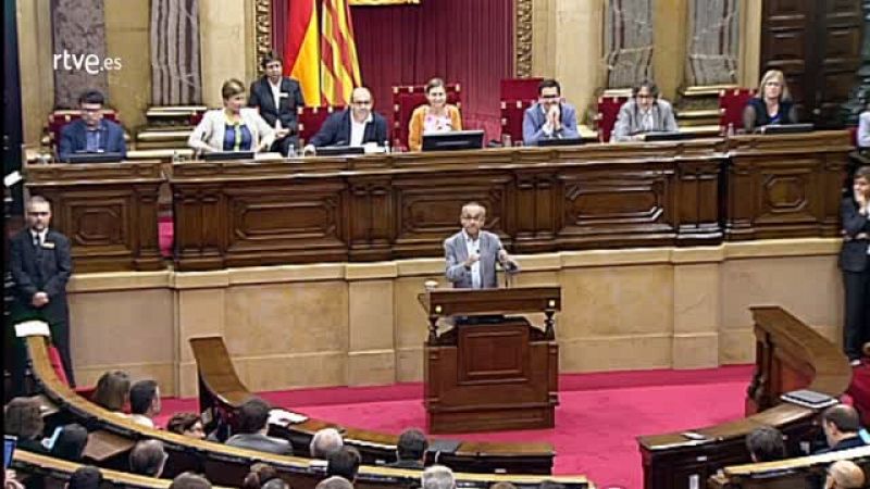 Joan Coscubiela arranca la ovación de los diputados de Cs, PSC y PP al grito de "democracia"
