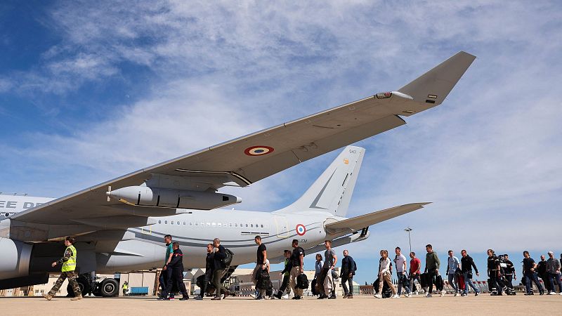 El Gobierno francés manda más efectivos policiales para acabar con las revueltas en Nueva Caledonia
