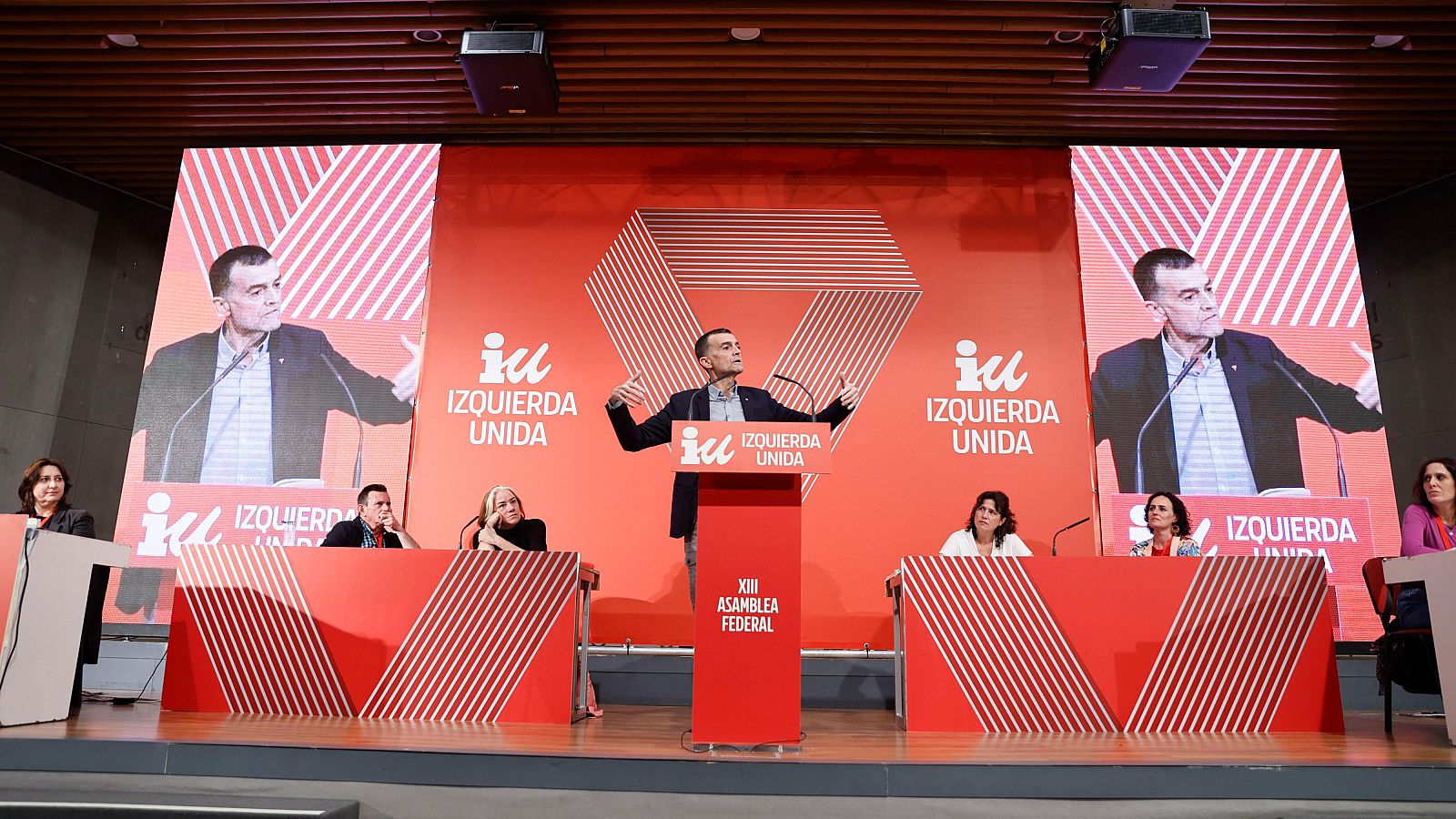 Izquirda Unida renueva su liderazgo con Antonio Maíllo | Ver