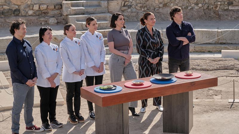 Ruth Lorenzo celebra el 10º aniversario de 'Dancing in the rain' en MasterChef 12