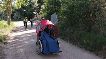 "En bici sin edad", un proyecto solidario en Espaa integrado en municipios como Collera