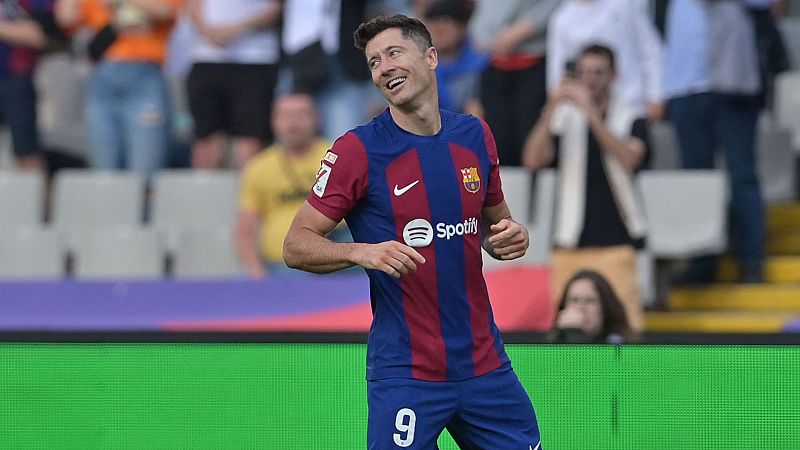 Robert Lewandowski tiene "clarísimo" que seguirá jugando en el Barça el próximo año