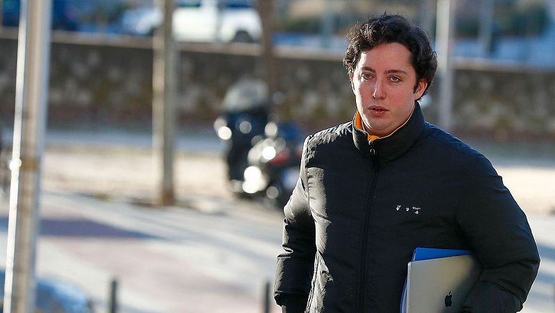 El Supremo absuelve a 'El Pequeño Nicolás' del delito de usurpación de funciones y cohecho por el viaje a Ribadeo