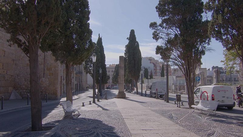 La primera muralla que els romans van fer fora d'Itàlia és la de Tarragona