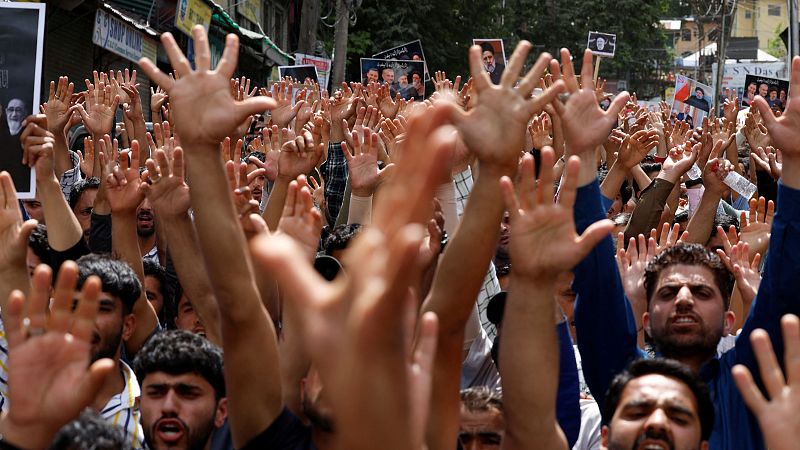 El extraño caso del segundo helicóptero en la muerte del presidente de Irán Ebrahim Raisí