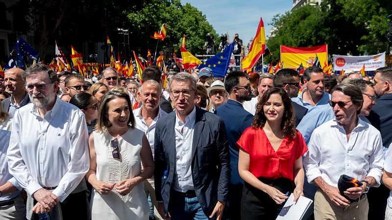 Elecciones UE | Feijóo deja la puerta abierta a una moción de censura  contra Sánchez