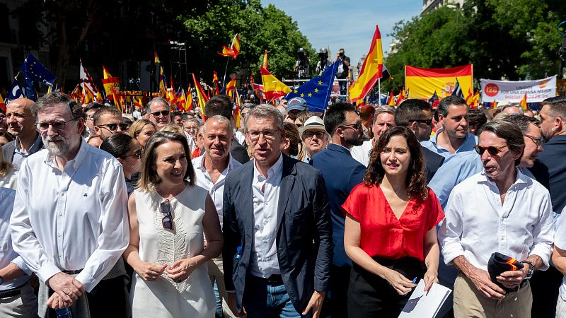 Feijóo pide a Sánchez que retire la ley de amnistía y convoque elecciones generales ante un país "parado"