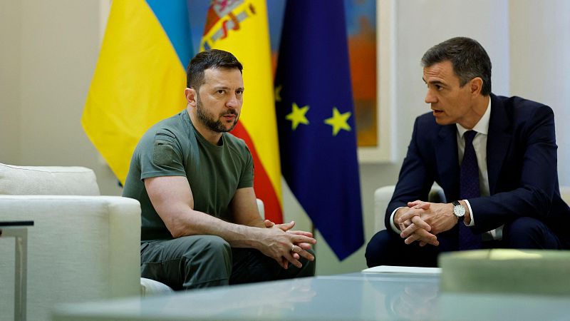 Visita de Zelenski a España en directo / Guerra de Ucrania | Zelenski visita el Congreso de los Diputados tras la firma del acuerdo de seguridad con Sánchez