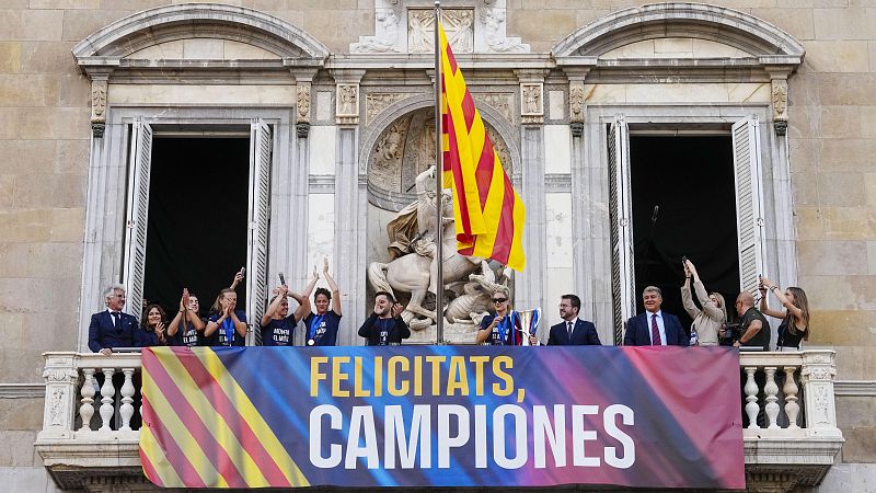 El Barça femení celebra la temporada perfecta