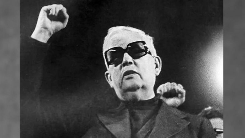 El padre Llanos: de confesor de Franco a comunista y a luchar por el Pozo del T�o Raimundo