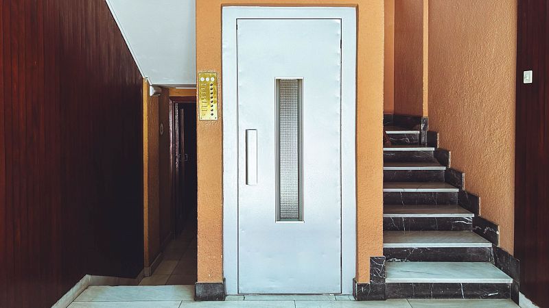 Nueva normativa de ascensores: cu�ndo entra en vigor y a qu� comunidades de vecinos afecta