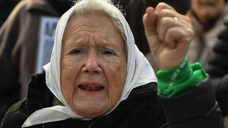 Muere Nora Cortiñas, cofundadora de las Madres de Mayo y referente contra la dictadura argentina, a los 94 años