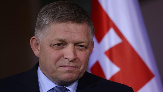 El pirmer ministro de Eslovaquia abandona el hospital