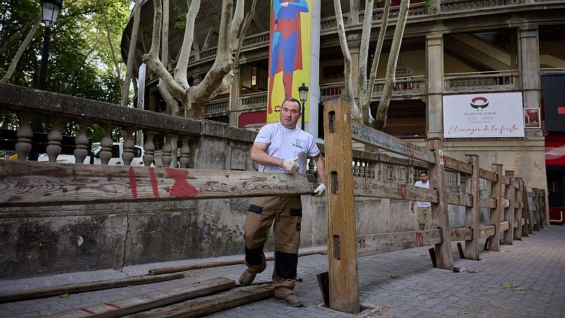 Pamplona inicia la recta final para San Fermín 2024 con la instalación del vallado para los encierros