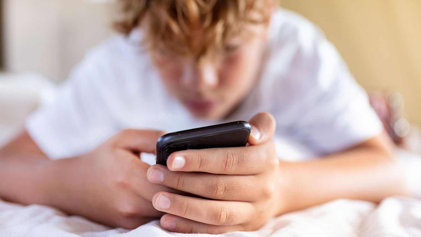 La edad del primer móvil llega a los convenios de divorcio | Ver