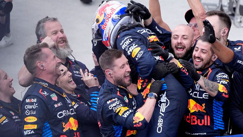 Max Verstappen se reencuentra con la victoria y estira  su ventaja en el Mundial de F1 en un Gran Premio de Canadá marcado por la lluvia