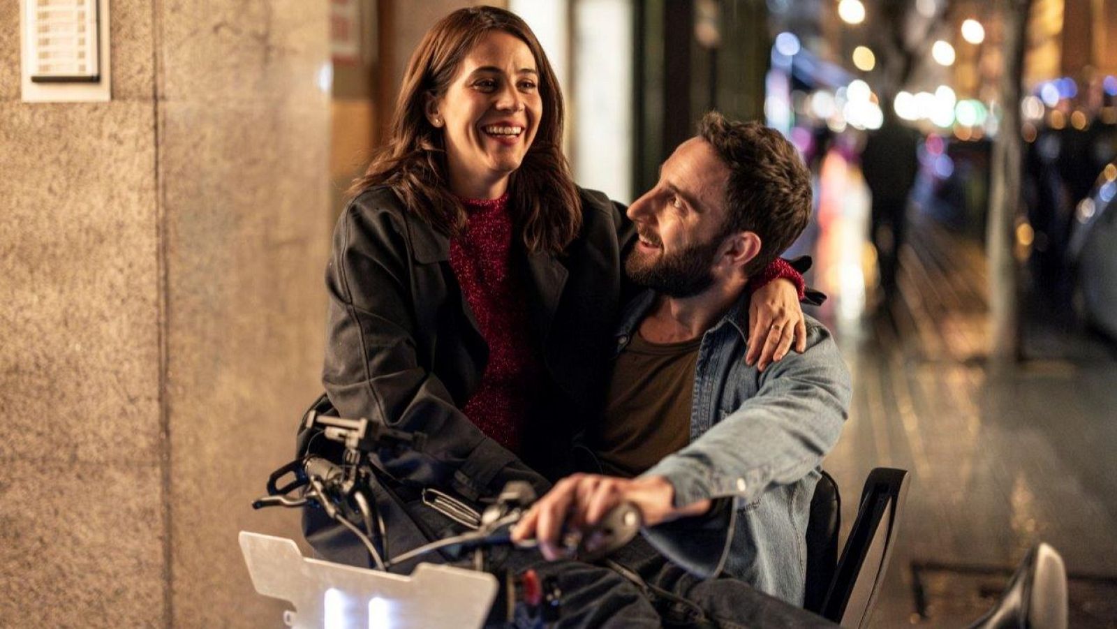 Tráiler de 'Cuerpo escombro', con Dani Rovira, Ernesto Sevilla y El Langui - Somos cine | Ver