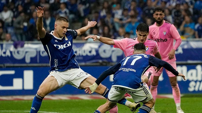 El Oviedo no aprovecha su ventaja y se jugará el ascenso en Eibar